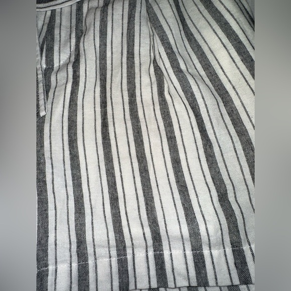 NWT DO+BE High Waist Grey and White Belted Shorts - Picture 3 of 9